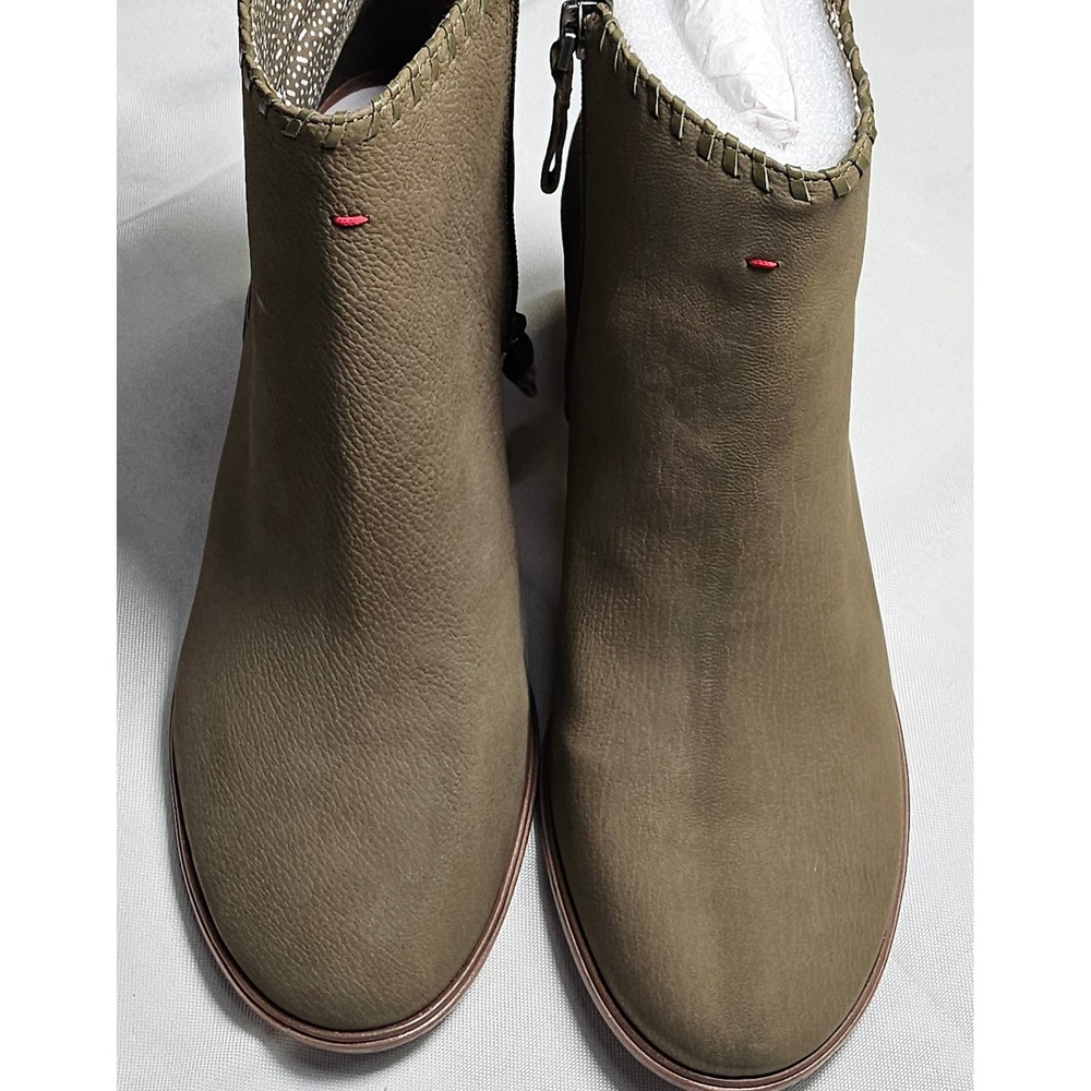 ED Ellen DeGeneres Susumu Tumbled‎ Nubuck Chive Ankle Boots Women's Size 11M
